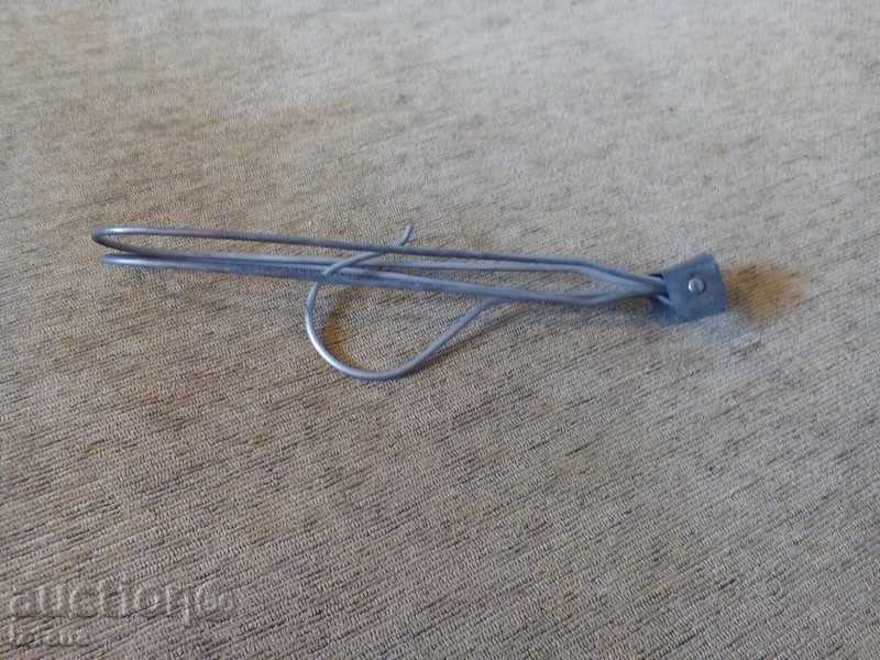 Auction  Hanger, hanger