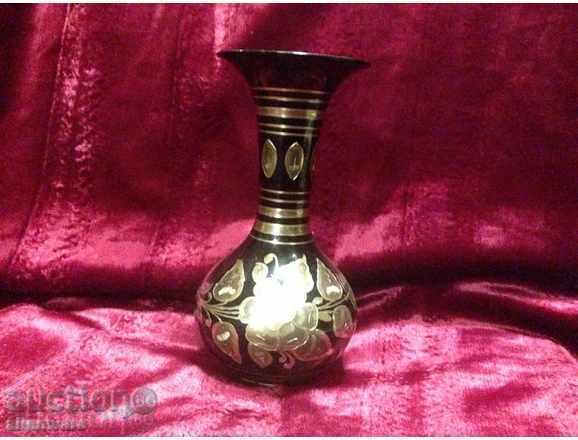 Beautiful brass vase - 2
