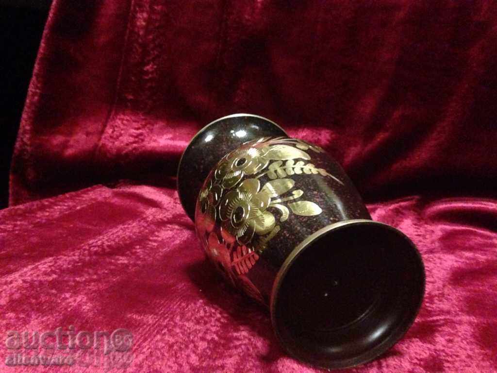 Auction Beautiful brass vase - 3 Auction Beautiful brass vase - 3