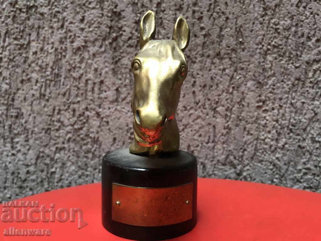 Auction Bronze goat head with inscription label! Auction Bronze goat head with inscription label!