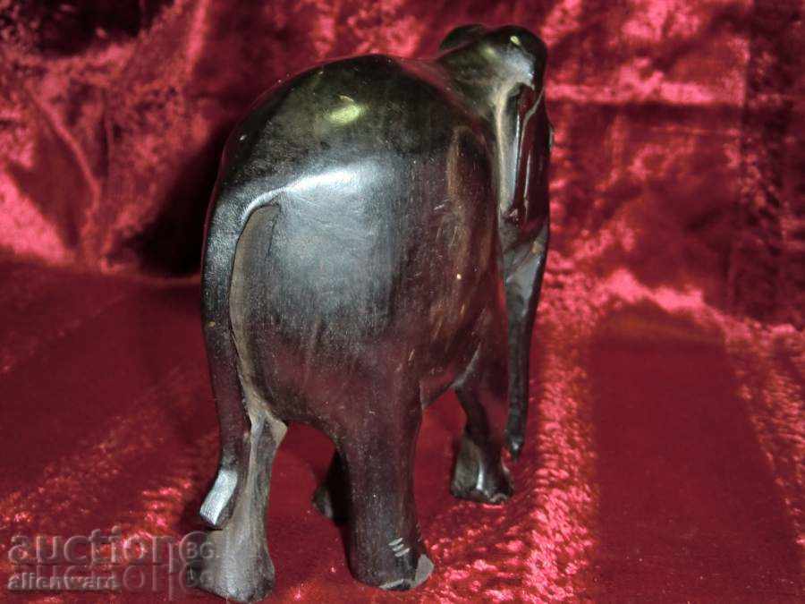 Delivery of African Ebony statuette Delivery of African Ebony statuette