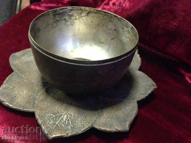 Delivery of An old silver coated sugar bowl Delivery of An old silver coated sugar bowl