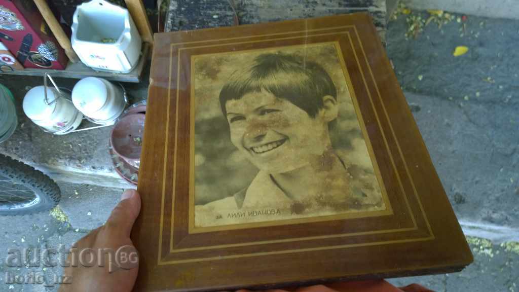 8535. ЛИЛИ ИВАНОВА СТАРА СНИМКА С ПОЛИТУРА с цена 8.00 лв. | € 4.09 8535. ЛИЛИ ИВАНОВА СТАРА СНИМКА С ПОЛИТУРА с цена 8.00 лв. | € 4.09