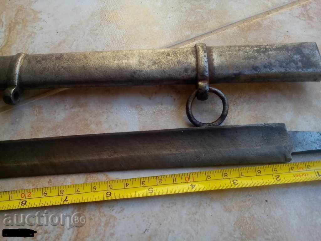 Sabie veche de luptă, topor de luptă Sabie veche de luptă, topor de luptă