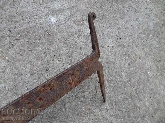 Παράδοση Rachnokovano ξύστρα παπούτσι σφυρήλατο σίδερο Παράδοση Rachnokovano ξύστρα παπούτσι σφυρήλατο σίδερο