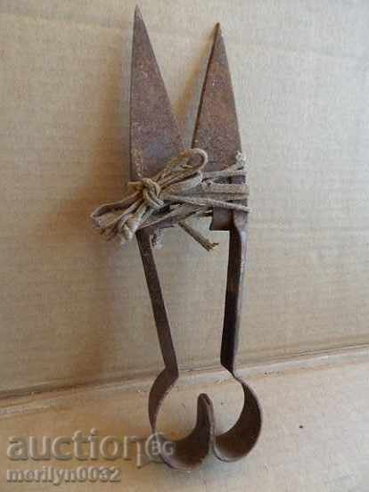 Old scissors for trimming animals with price 19.00 BGN | € 9.71 Old scissors for trimming animals with price 19.00 BGN | € 9.71