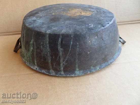 Auction Baked tray, copper pot, baker, sahane, honey, pan, tass Auction Baked tray, copper pot, baker, sahane, honey, pan, tass