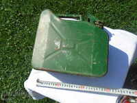 STARA tub de metal foaie mică PENTRU PETROL - act