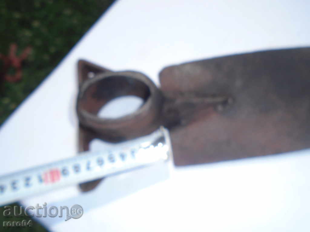 Παράδοση KOVANO τεράστια παλιά γεωργικά εργαλεία, τσάπες, εκσκαφείς Παράδοση KOVANO τεράστια παλιά γεωργικά εργαλεία, τσάπες, εκσκαφείς