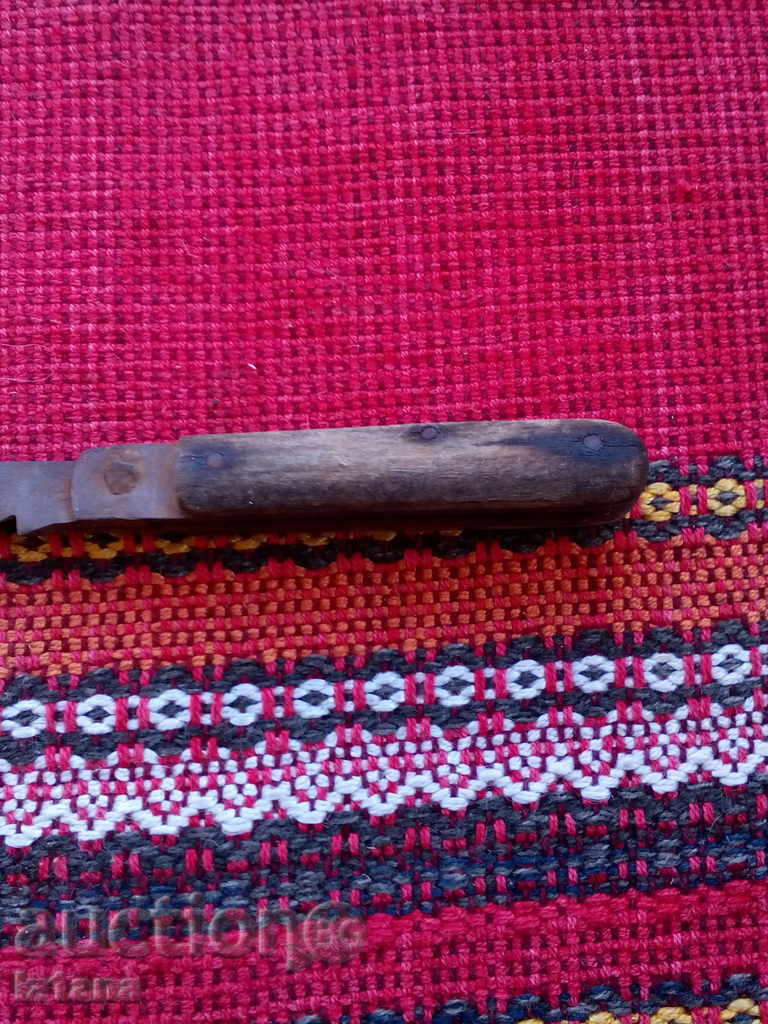 Delivery of Old pocket knife, knife, knife