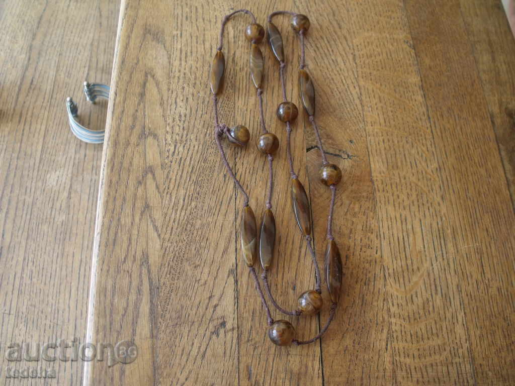 Auction  COLOR - BEAUTY BEAUTY