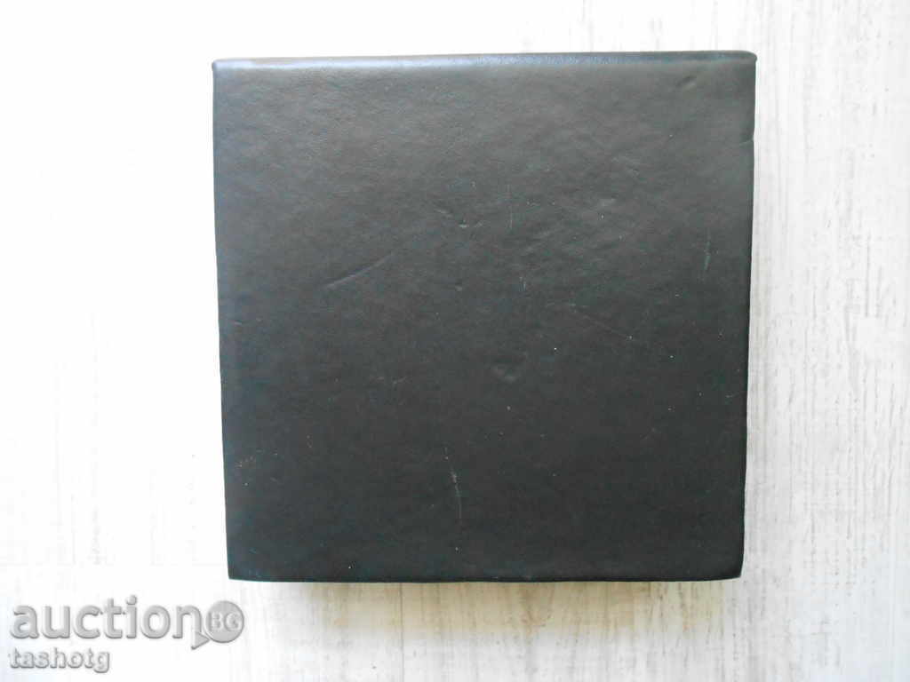 Licitație Kit PLAYBOY profesional pentru poker!