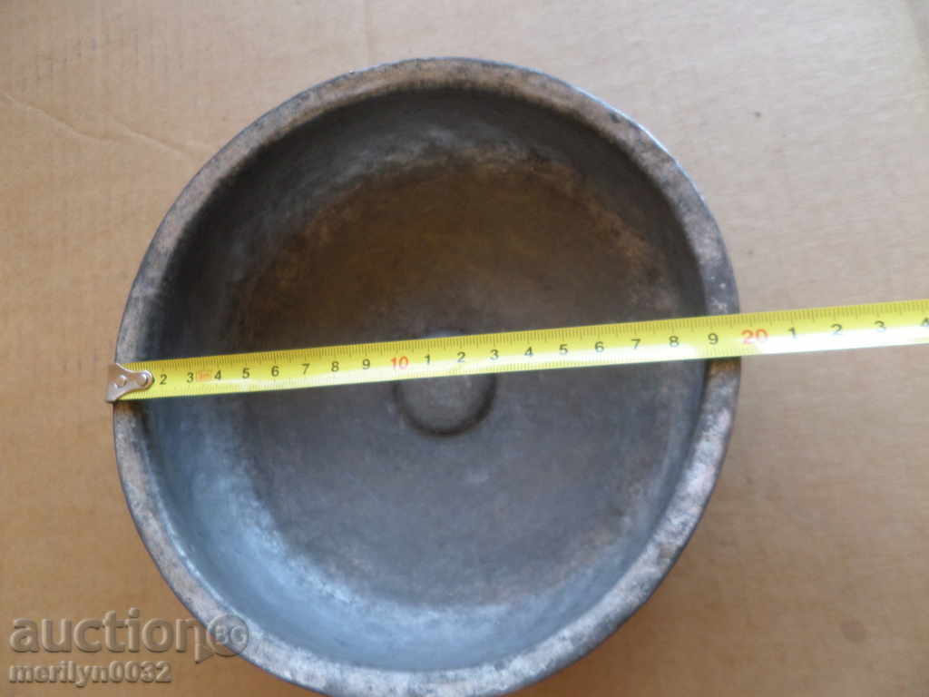 Delivery of Old brass tray for bath, hammam, baker, brass vessel Delivery of Old brass tray for bath, hammam, baker, brass vessel