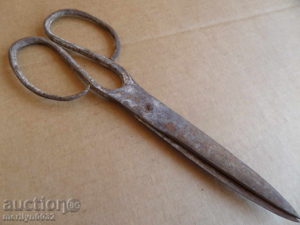 Old scissor scissors, wrought iron