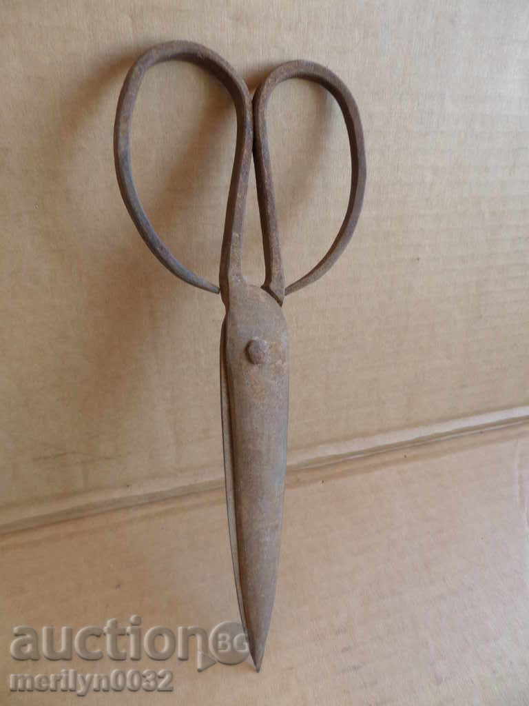 Delivery of Old scissor scissors, wrought iron
