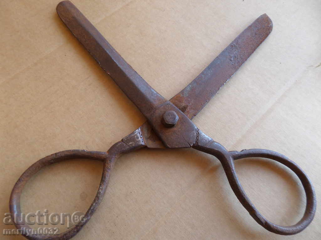 Стара абаджийска ножица, ковано желязо с цена 72.00 лв. | € 36.81 Стара абаджийска ножица, ковано желязо с цена 72.00 лв. | € 36.81