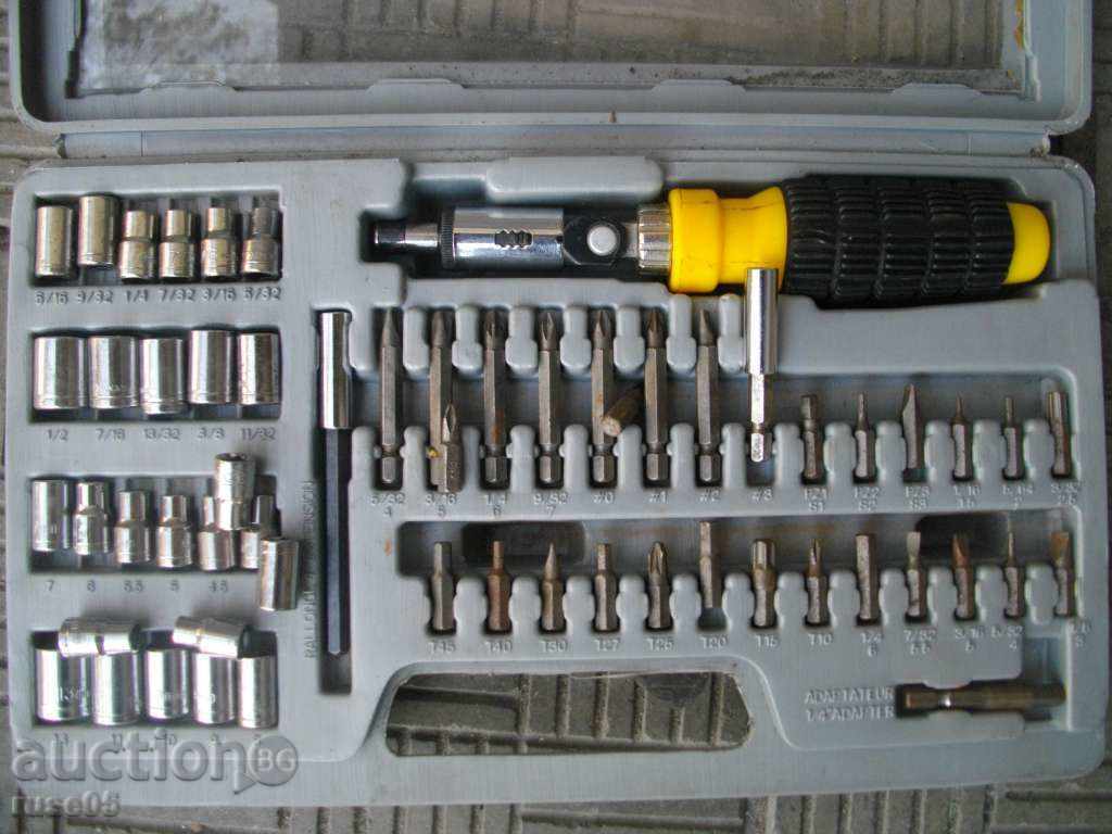 Set of tips with screwdriver with price 25.00 BGN | € 12.78 Set of tips with screwdriver with price 25.00 BGN | € 12.78