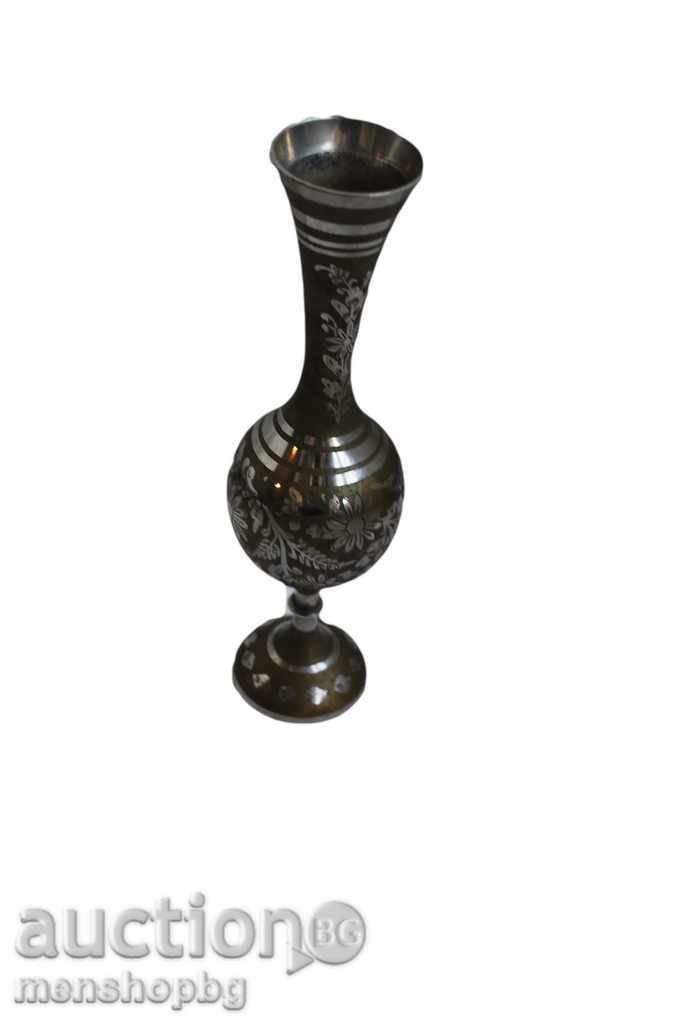 Indian vase brass with price 40.00 BGN | € 20.45 Indian vase brass with price 40.00 BGN | € 20.45