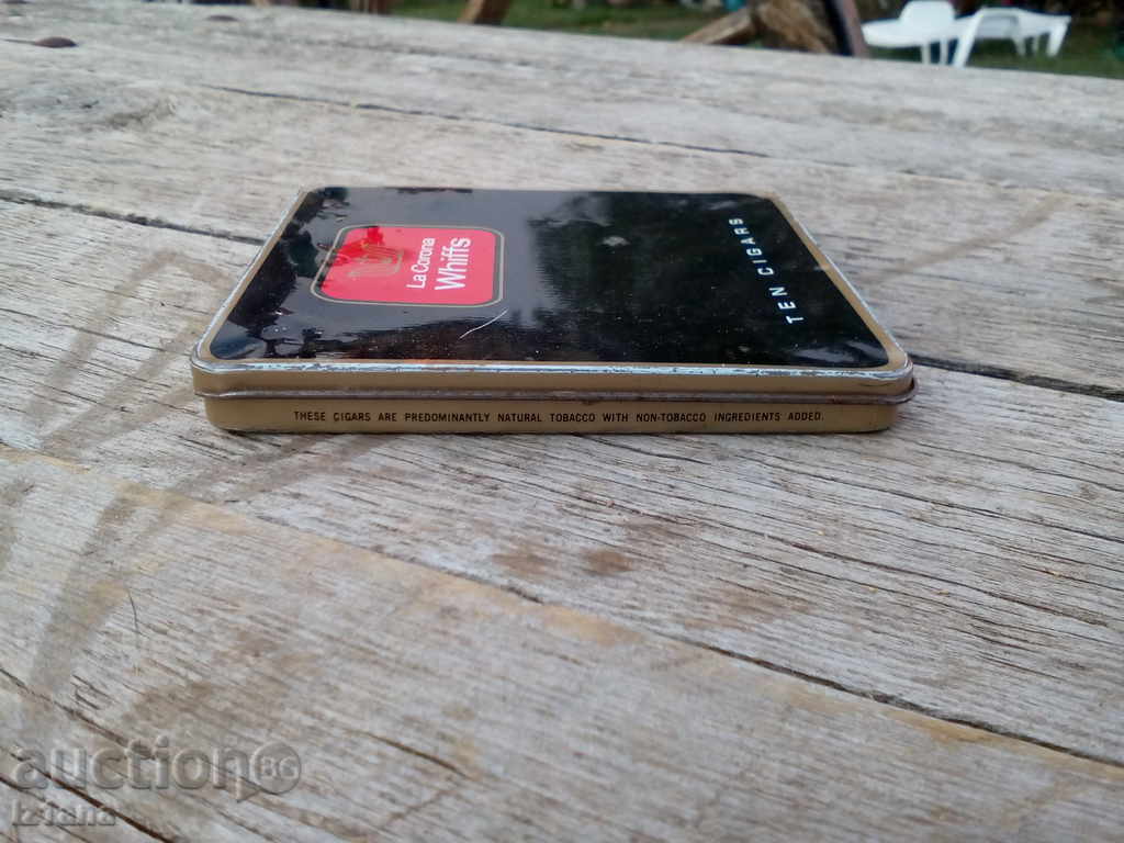 μια μεταλλική θήκη τσιγάρο με τιμή 5.00 BGN | € 2.56