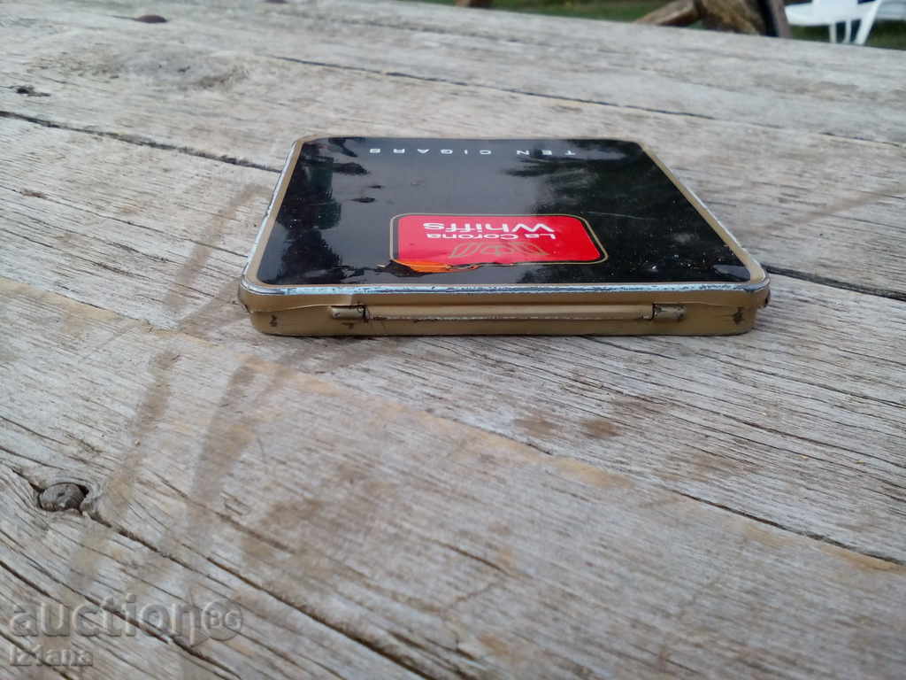 Δημοπρασία μια μεταλλική θήκη τσιγάρο