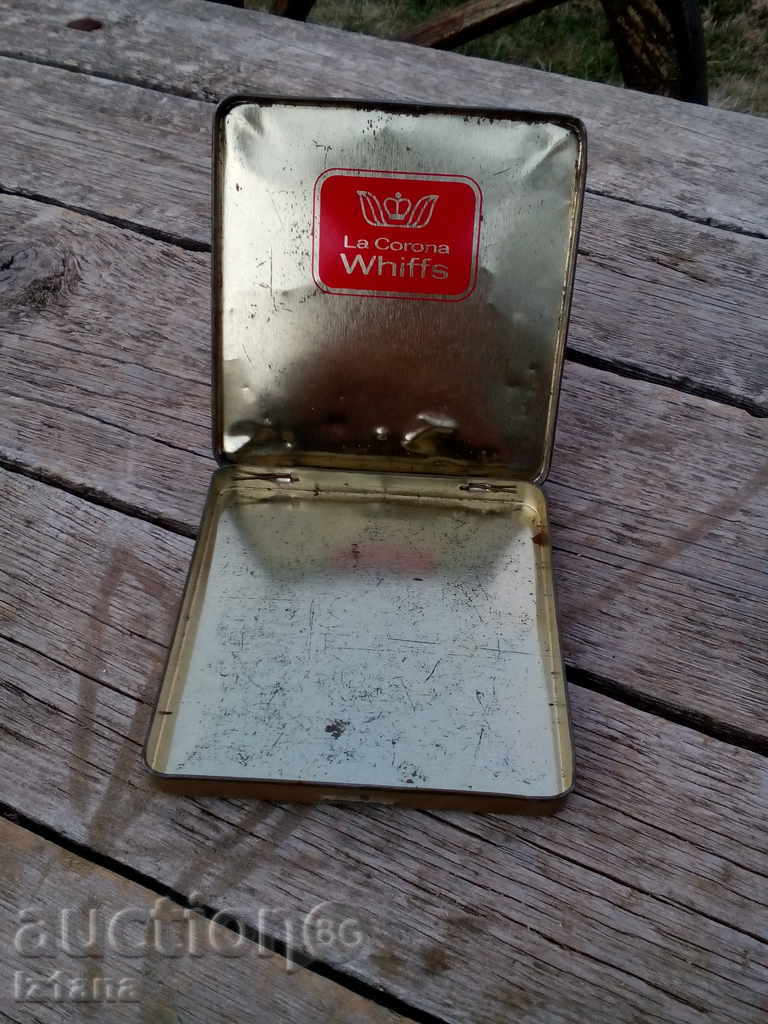 μια μεταλλική θήκη τσιγάρο - 5