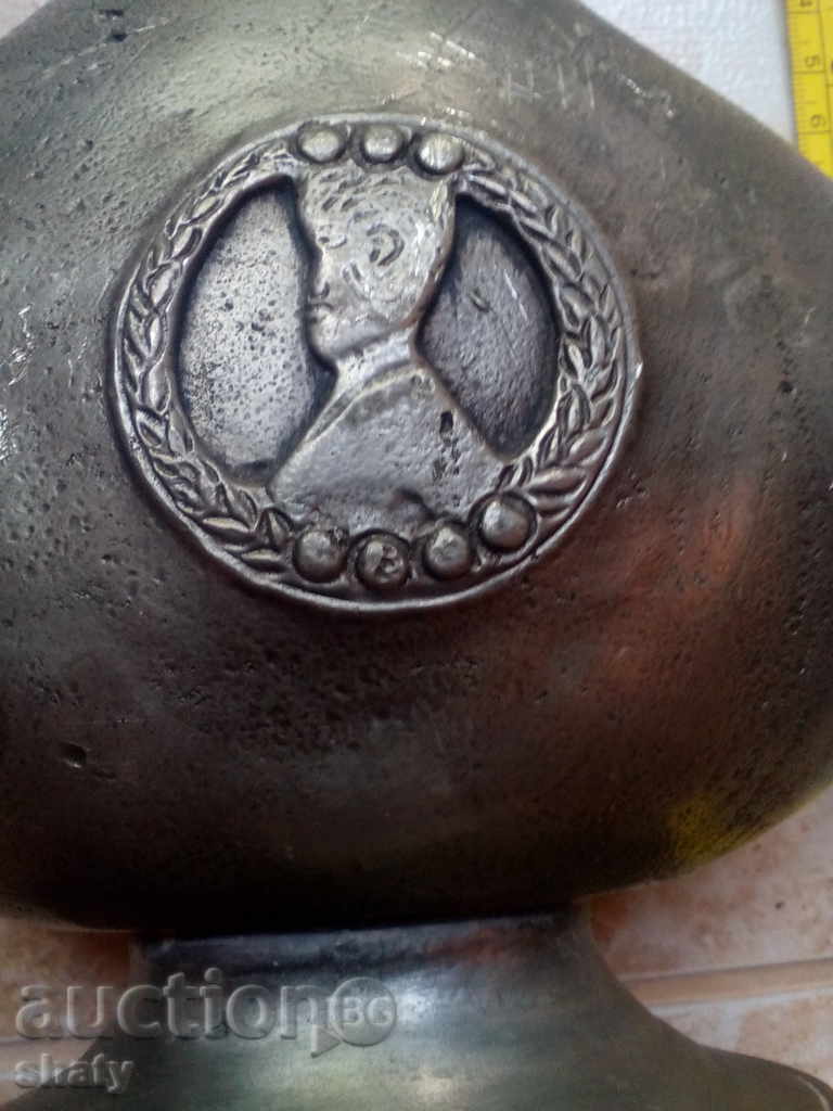 Auction  Big old pavour.