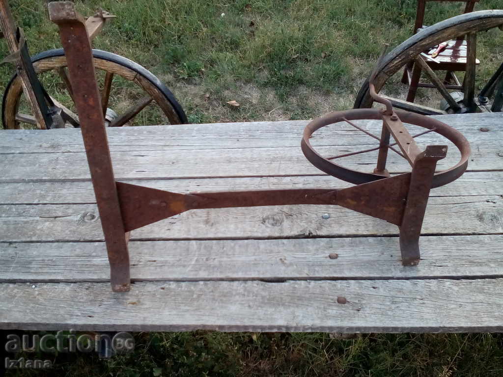 An old metal spinner - 7 An old metal spinner - 7