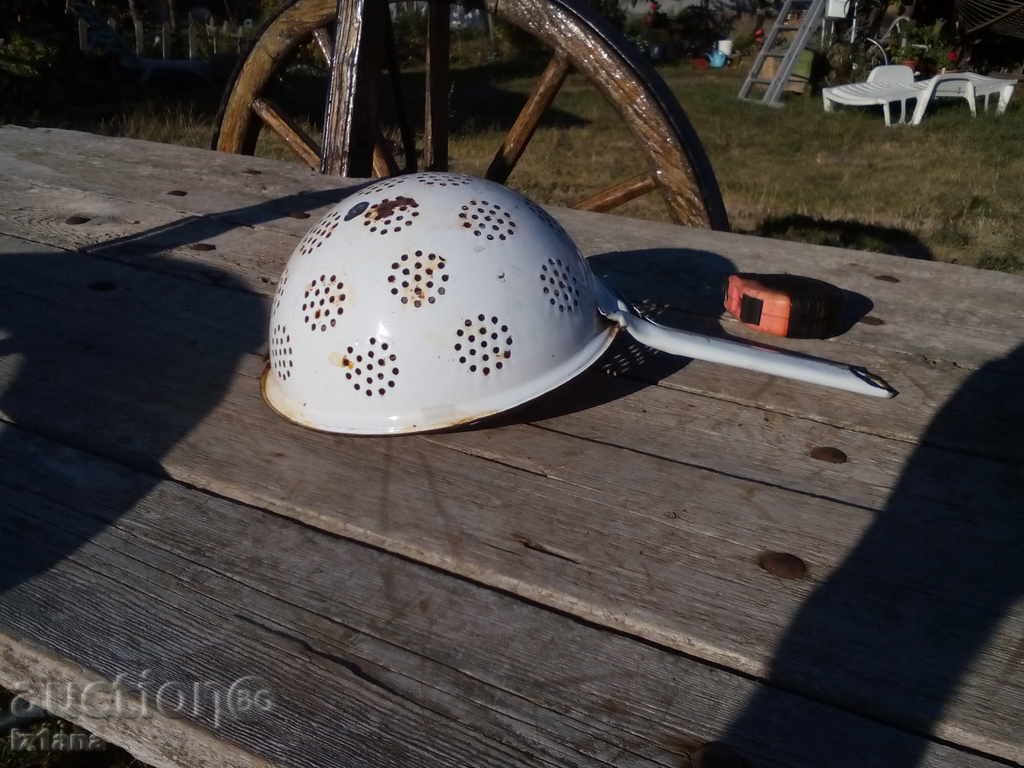 Enamelled colander - 6 Enamelled colander - 6