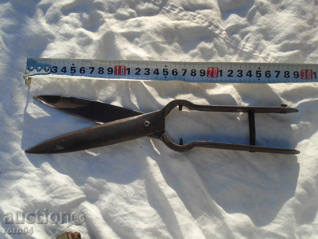 STARA forjare fructe / foarfece cu preț 26.10 BGN | € 13.34 STARA forjare fructe / foarfece cu preț 26.10 BGN | € 13.34