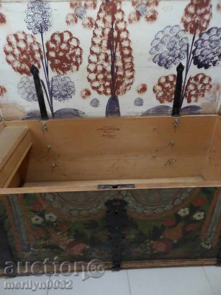 An old chest for a bridal chaise, a chest of drawers, a casket with price 599.00 BGN | € 306.26 An old chest for a bridal chaise, a chest of drawers, a casket with price 599.00 BGN | € 306.26