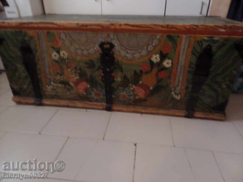 Delivery of An old chest for a bridal chaise, a chest of drawers, a casket Delivery of An old chest for a bridal chaise, a chest of drawers, a casket