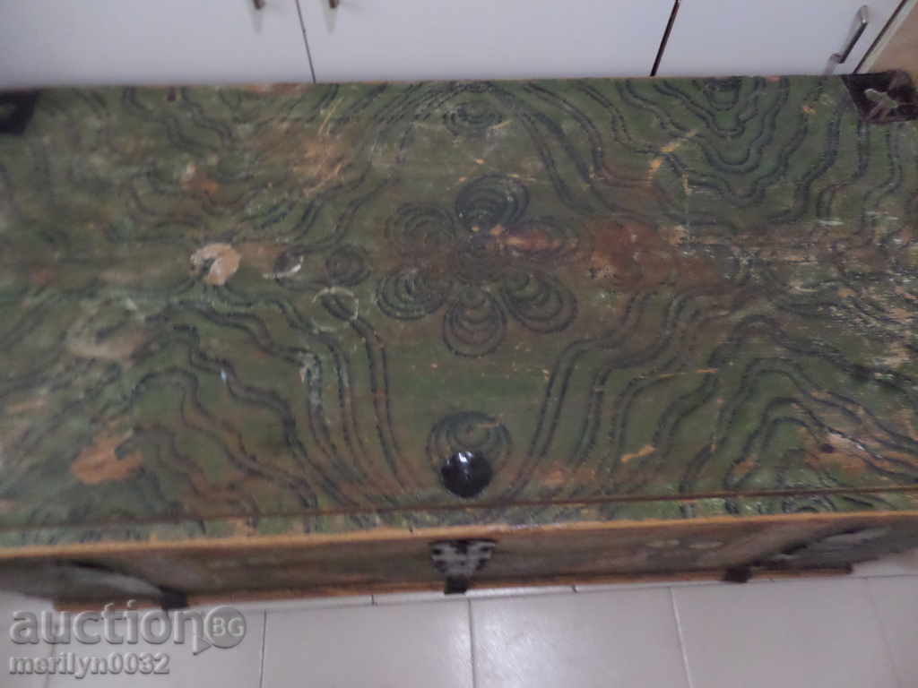 An old chest for a bridal chaise, a chest of drawers, a casket - 7 An old chest for a bridal chaise, a chest of drawers, a casket - 7
