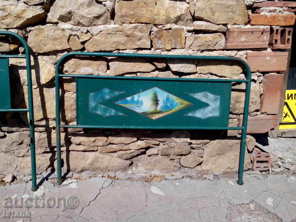 Auction Bedside tables Auction Bedside tables