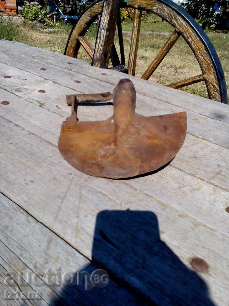 An ancient shovel, whiter, turquoise with price 35.00 BGN | € 17.90 An ancient shovel, whiter, turquoise with price 35.00 BGN | € 17.90