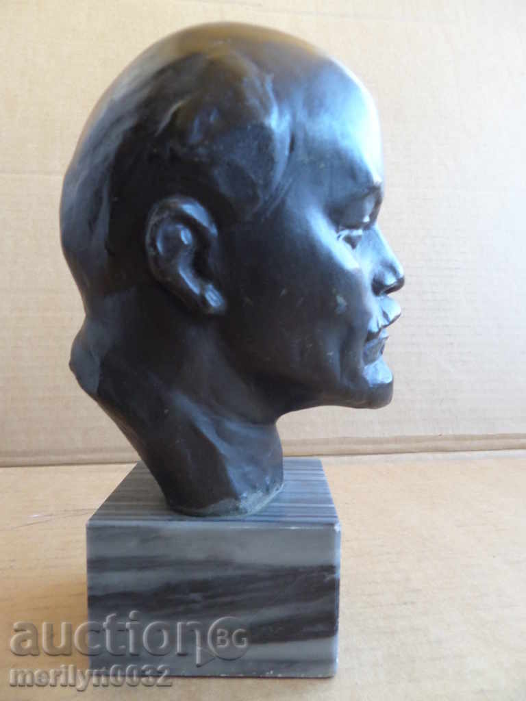 Aluminum bust of Lenin, figure, plastic, statuette with price 245.00 BGN | € 125.27 Aluminum bust of Lenin, figure, plastic, statuette with price 245.00 BGN | € 125.27