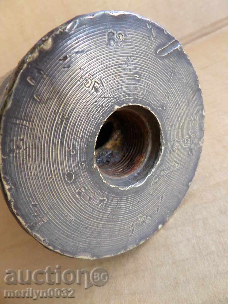 Old shell from a projectile World War I 1945 - 7