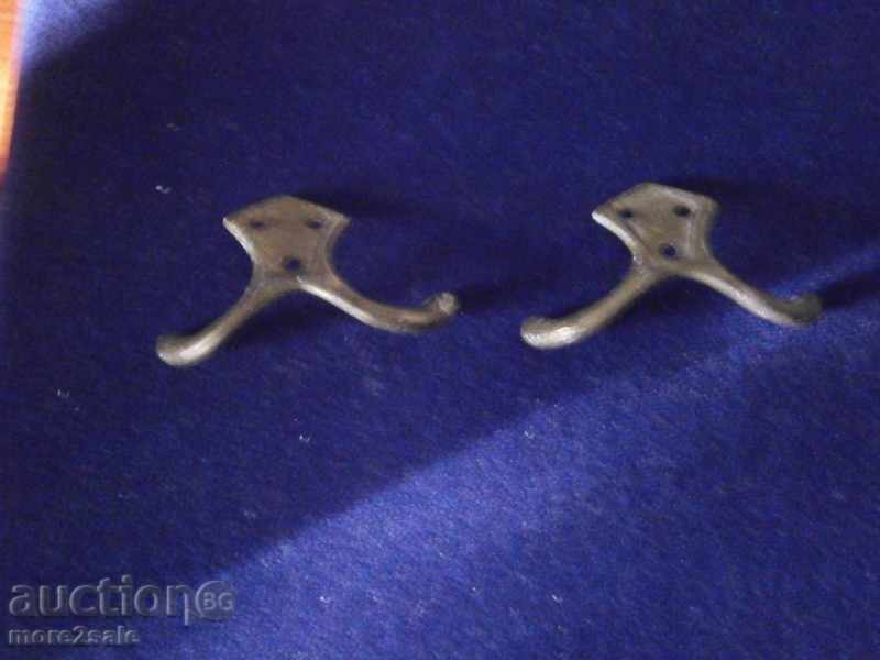 Auction Old bronze hangers - 2 pieces Auction Old bronze hangers - 2 pieces