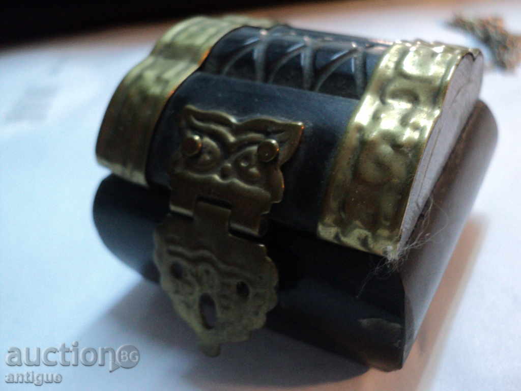 OLD ΚΟΥΤΙ ΓΙΑ ΚΟΣΜΗΜΑΤΑ. με τιμή 10.00 BGN | € 5.11 OLD ΚΟΥΤΙ ΓΙΑ ΚΟΣΜΗΜΑΤΑ. με τιμή 10.00 BGN | € 5.11