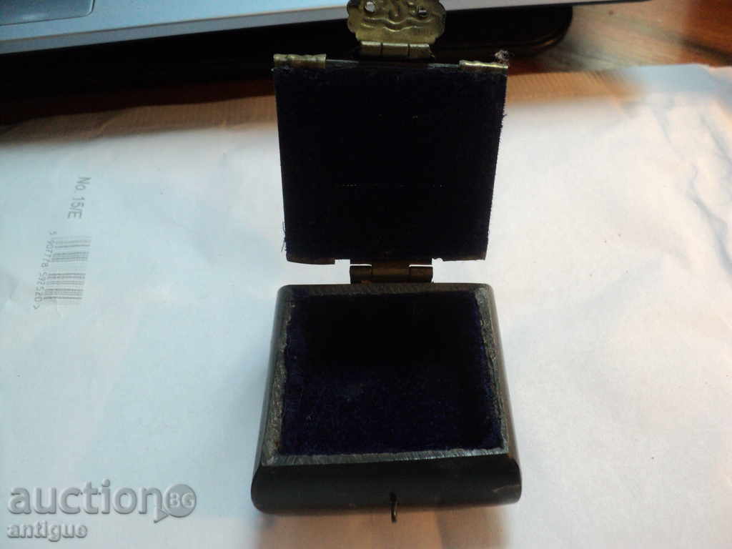 Παράδοση OLD ΚΟΥΤΙ ΓΙΑ ΚΟΣΜΗΜΑΤΑ. Παράδοση OLD ΚΟΥΤΙ ΓΙΑ ΚΟΣΜΗΜΑΤΑ.