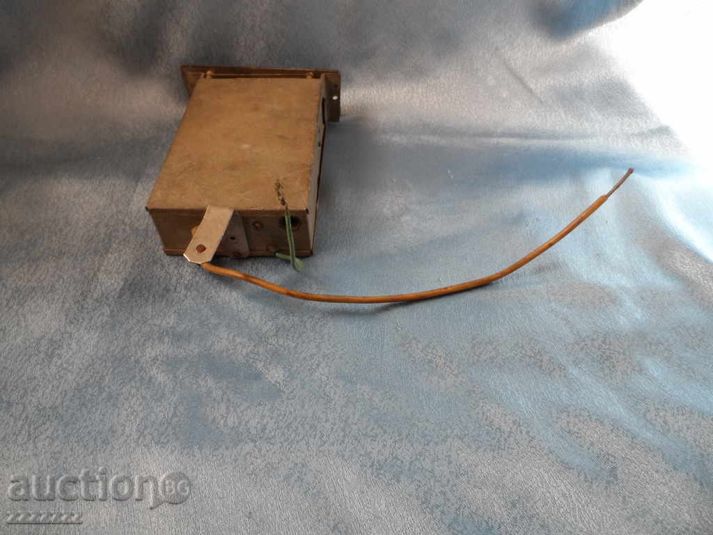Delivery of old car radio Delivery of old car radio