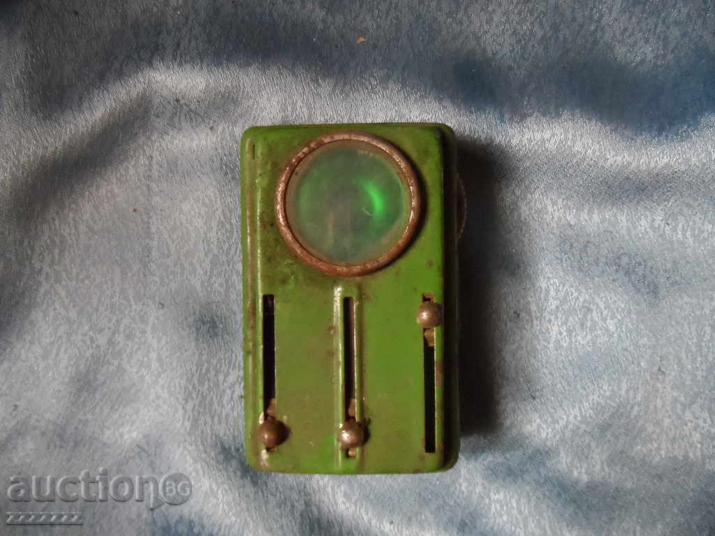 an old flashlight with price 10.00 BGN | € 5.11