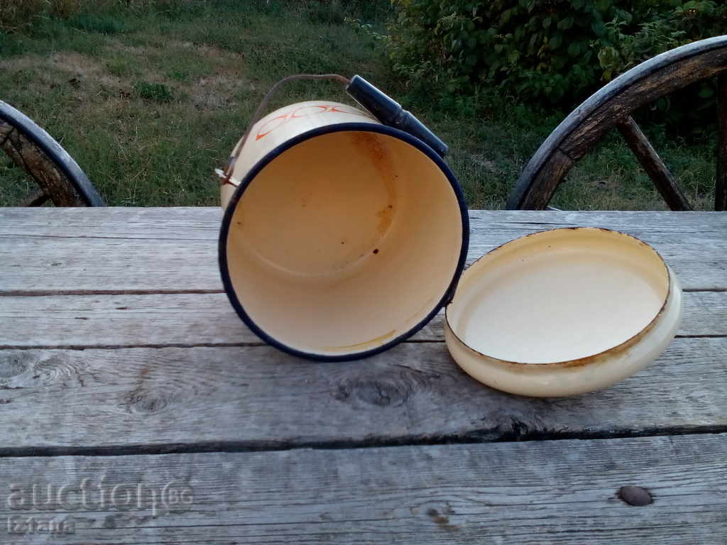 Delivery of Enamelled kettle Delivery of Enamelled kettle