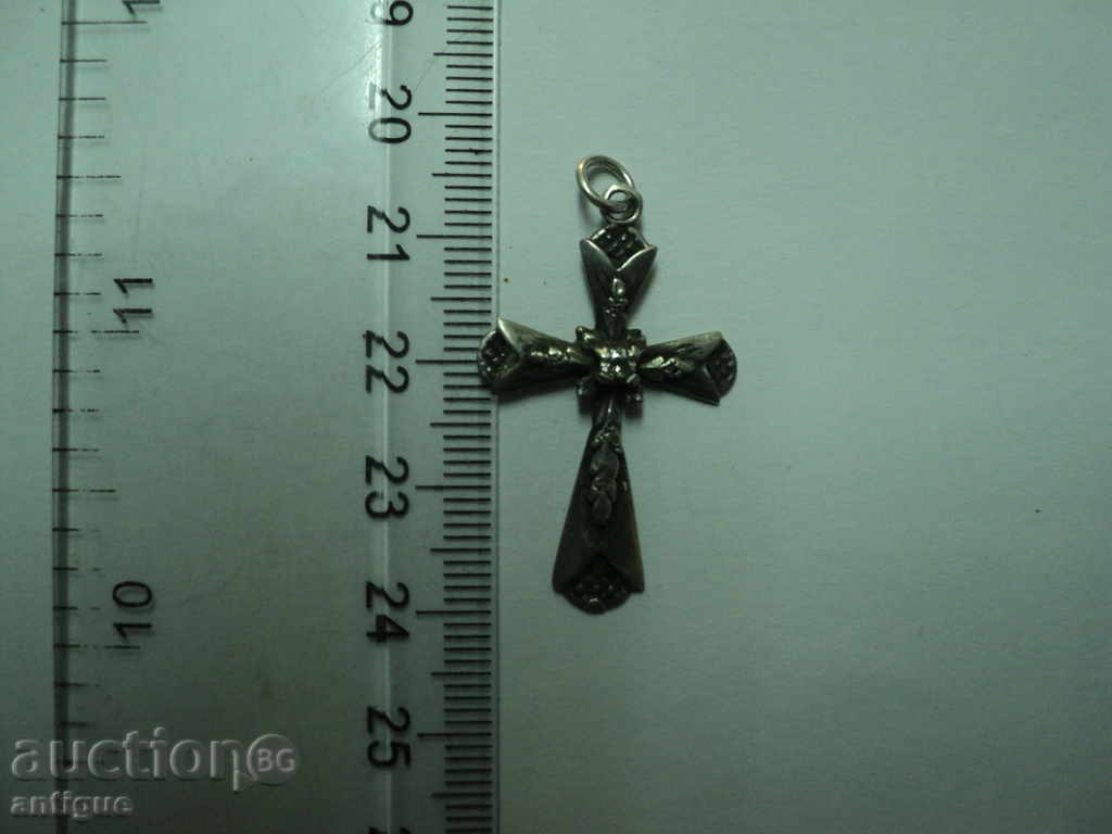 Auction  STAR SILVER CROSS.