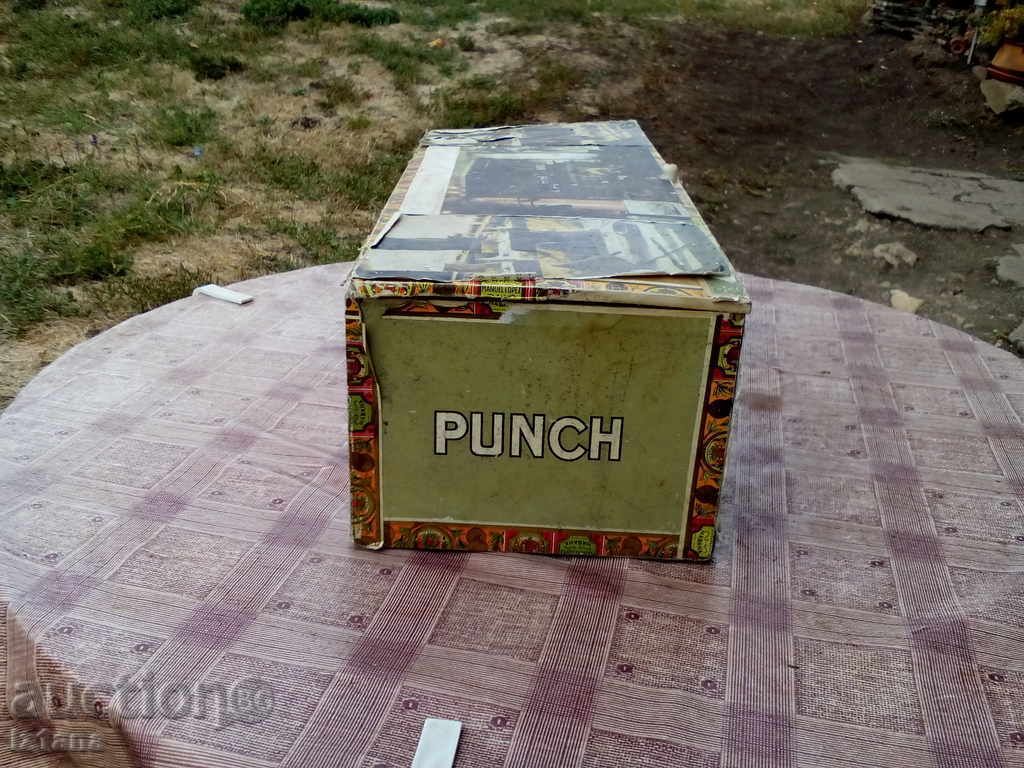 An old box of Cuban cigars with price 25.00 BGN | € 12.78 An old box of Cuban cigars with price 25.00 BGN | € 12.78