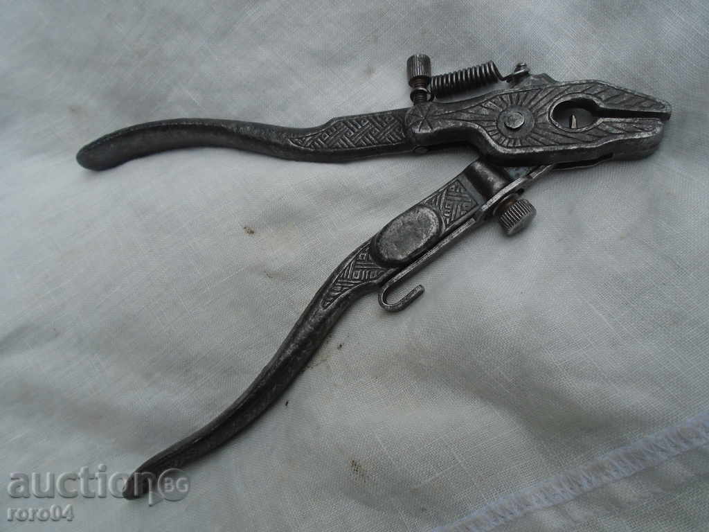 UNIQUE OLD CHAPRAZ PLIERS - 7