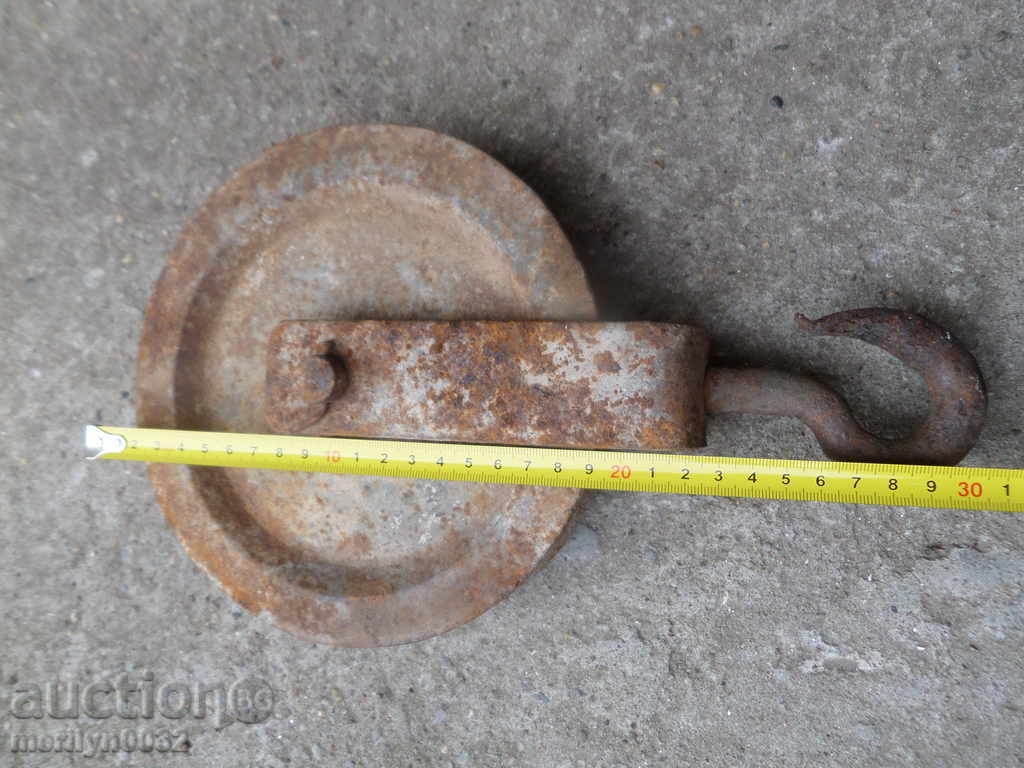 Delivery of Old forged roller polystyrene wrought iron Delivery of Old forged roller polystyrene wrought iron