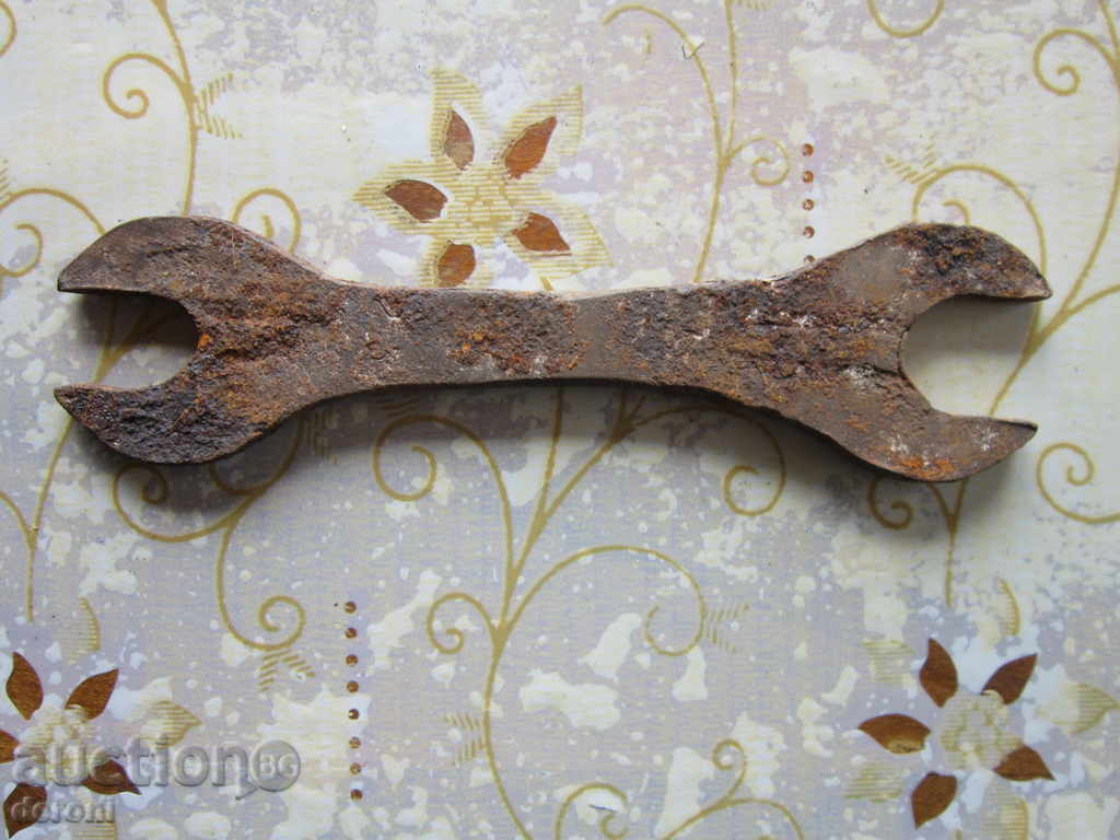 Auction Old special hand forged wrench for wrought iron wagon Auction Old special hand forged wrench for wrought iron wagon
