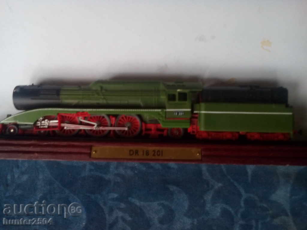 J.P. motor tren DR 18 201, lungime 24 cm, nou.abur?