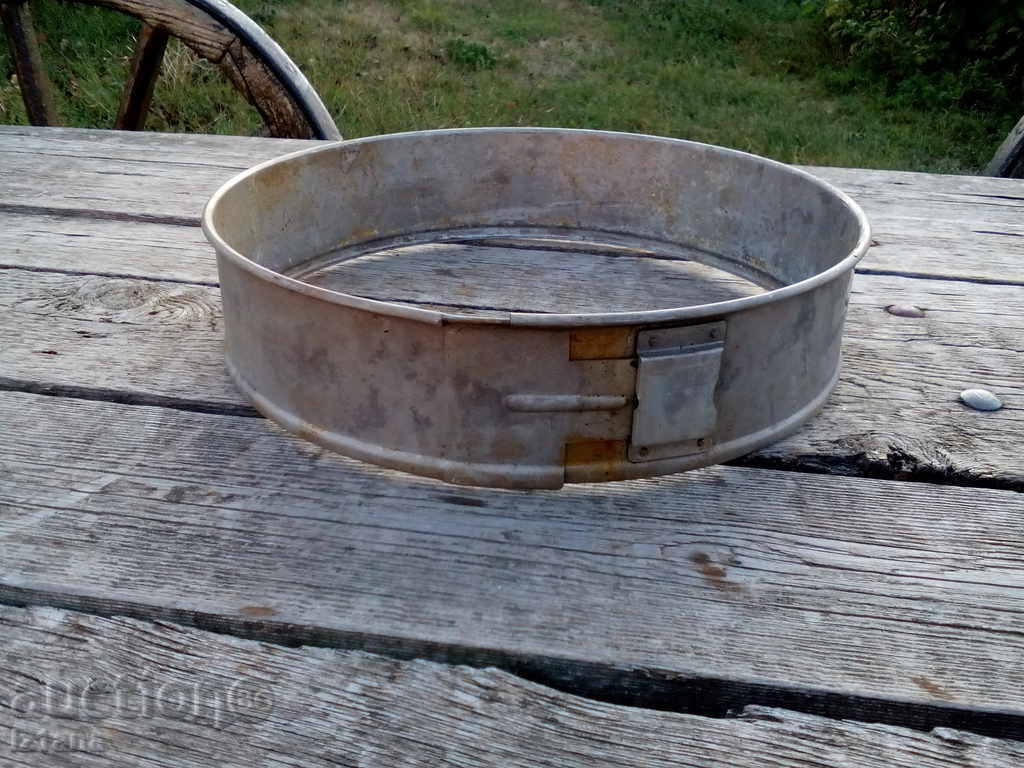 Aluminum form for cake with price 18.00 BGN | € 9.20