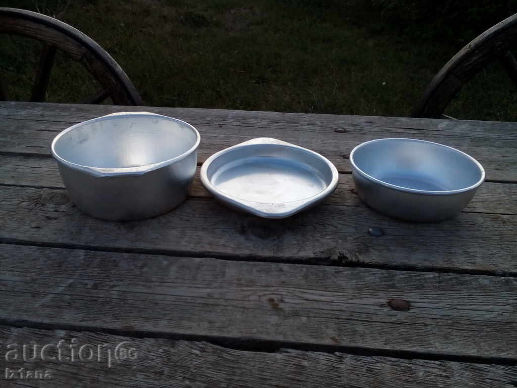 Auction Aluminum pans, kettles Auction Aluminum pans, kettles